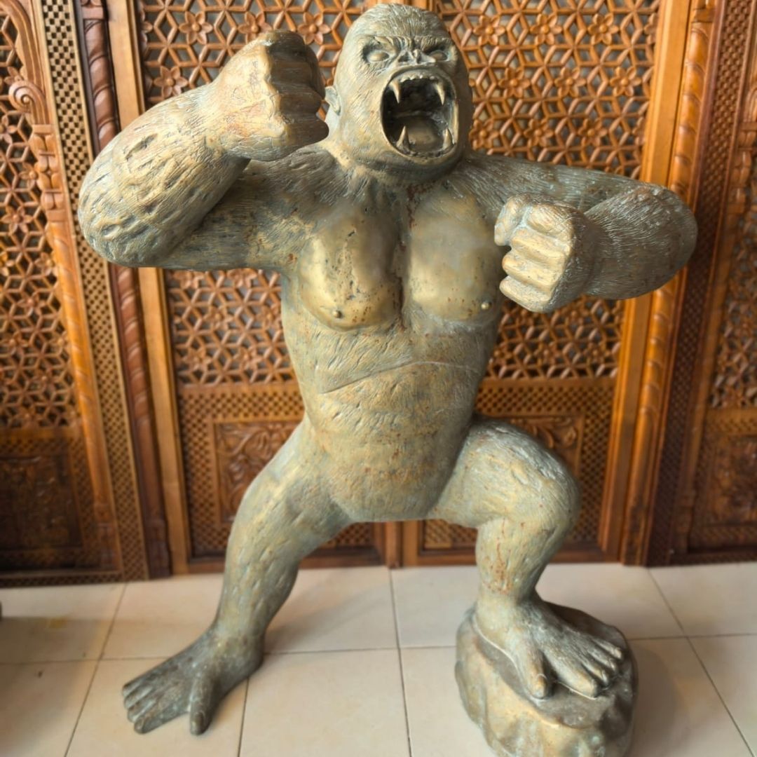 Gorila escultura monumental - Imagen 2